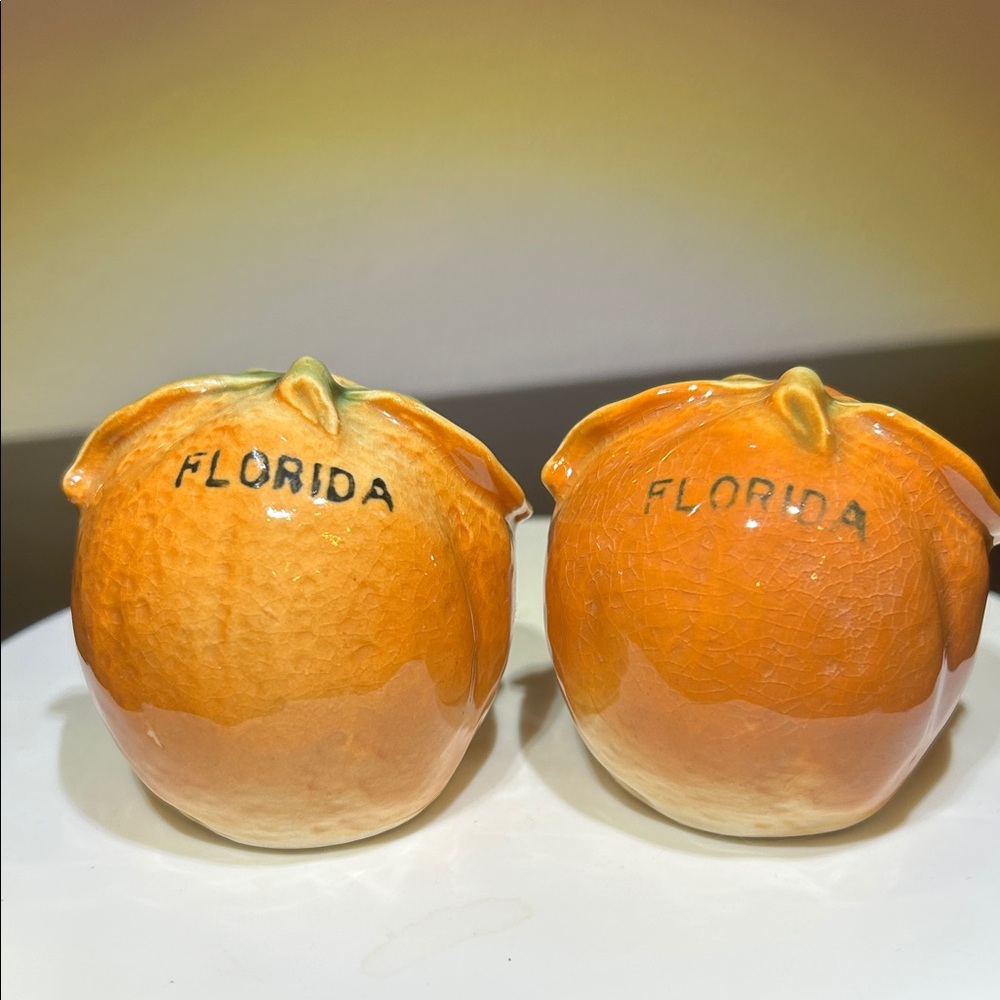Rare 50’s Vintage Florida Oranges Ceramic Set of Salt and Pepper Shakers